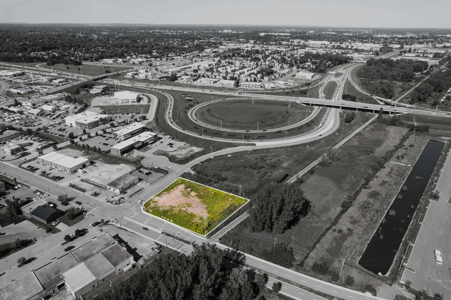 Jypack | Projet pour espace commercial au 6700 Place des Milliciens